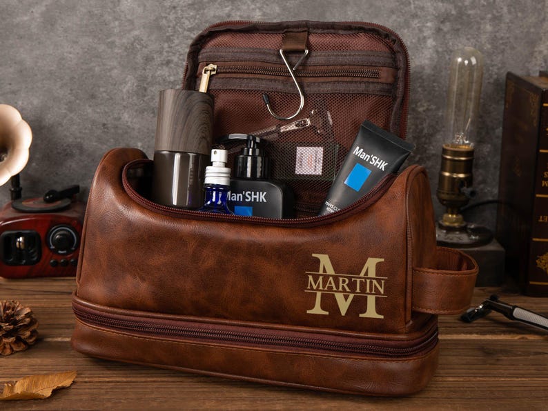Personalized Men's Leather Toiletry Bag, Dopp Kit, Groomsmen Gifts, Anniversary Gift for Him, Travel Toiletry Bag, Men's Leather Accessory - Image 2