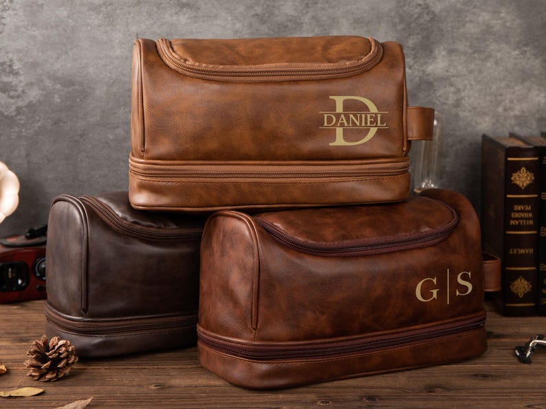 Personalized Men's Leather Toiletry Bag, Dopp Kit, Groomsmen Gifts, Anniversary Gift for Him, Travel Toiletry Bag, Men's Leather Accessory - Image 4