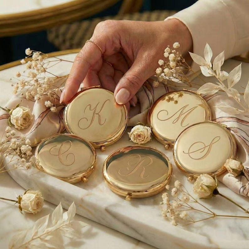 Personalized Compact Mirror with Name,Custom Engraved Gold Pocket Makeup Mirror,Bridesmaid Proposal Gifts,Wedding Party Favors