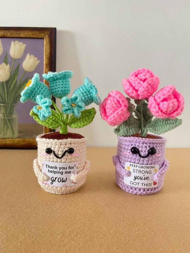 Gift for Mom – Crochet Flower – Mother’s Day Plant Decor – Custom Message Plaque – Forever Floral Keepsake - Image 4